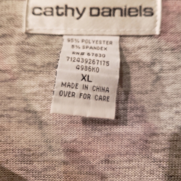 Women's Gray and Red Floral pull over Sweater - Picture 7 of 7